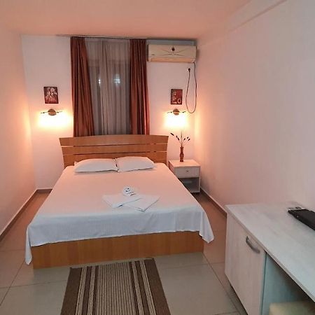 Evro Set Hotel Skopje Eksteriør billede